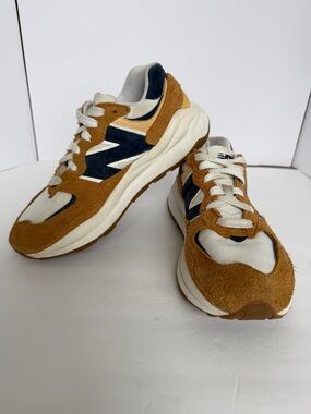 New Balance 57/40 Sneakers Trainers W5740CCE Tobacco/Navy - Women’s 9 Men’s 7.5